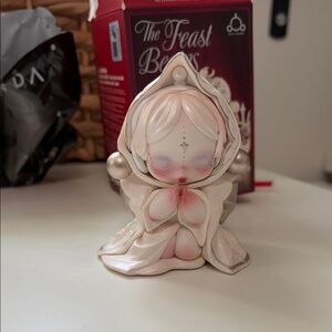 Pop mart skull panda